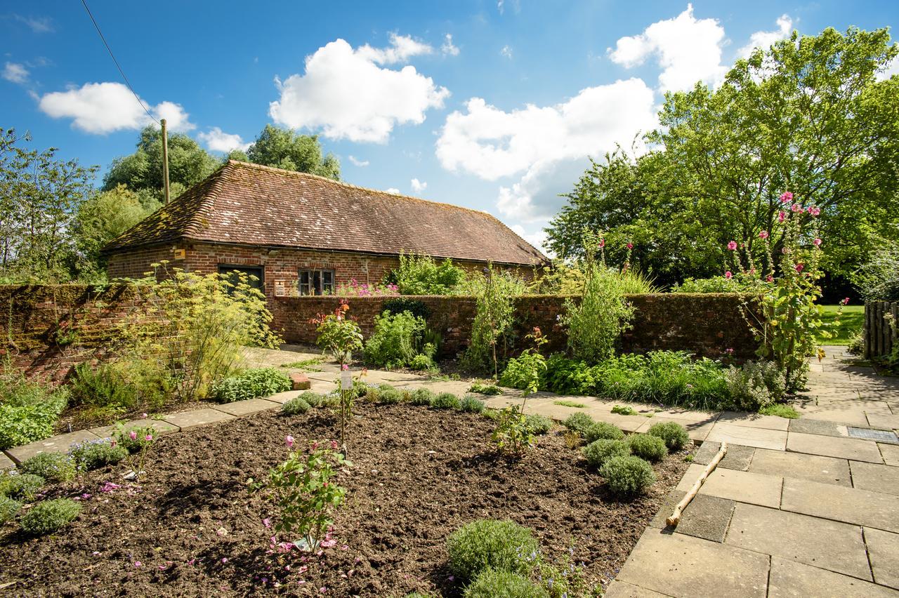 Hôtel All Hallows Farmhouse à Wimborne Saint Giles Extérieur photo